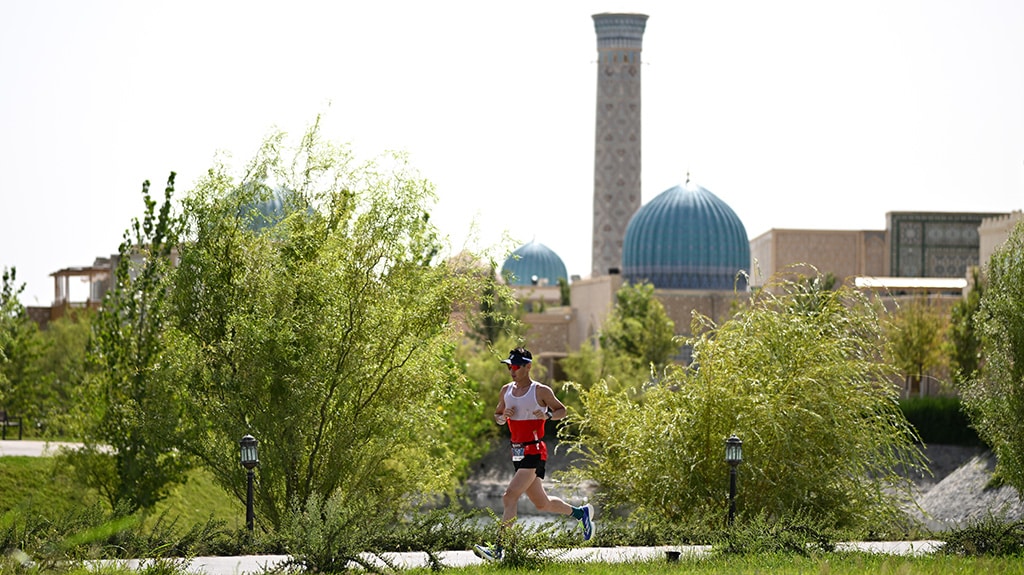 Fast flat run entirely within the impressive Silk Road Samarkand complex