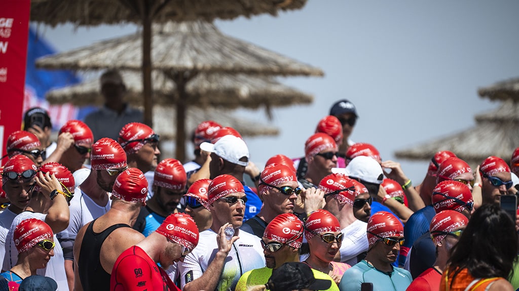 Perfect Winter Conditions: Start your triathlon season in ideal temperatures and world-class racing conditions.