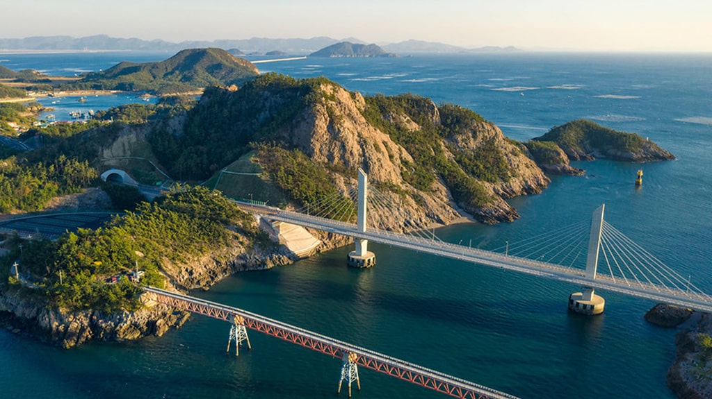 Enjoy the breathtaking Gogunsan Island District scenery from the bike course