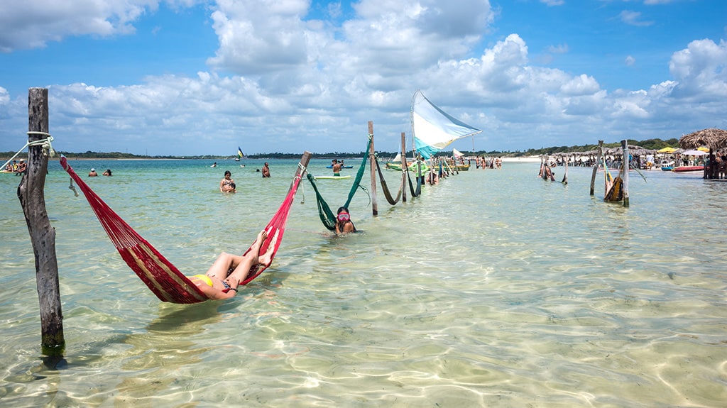 Breathtaking Scenery: Picture-perfect beaches and stunning ocean views to keep you motivated